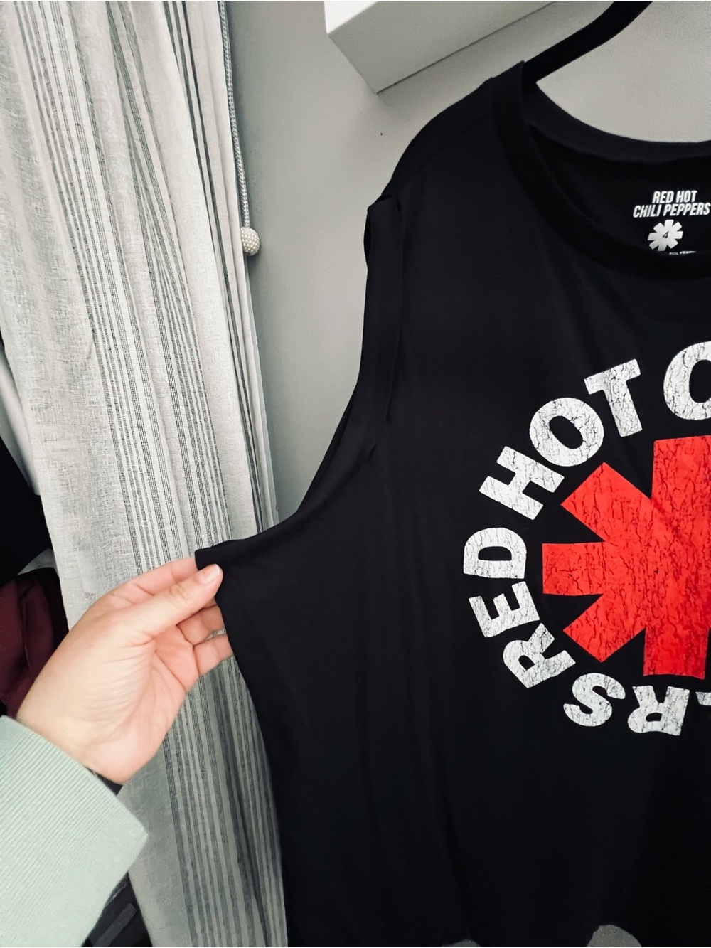 Torrid Red Hot Chili Peppers Tank Top size 4 - Picture 2 of 3